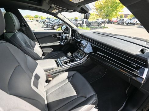 Used 2022 Audi Q8 Premium Plus image 24