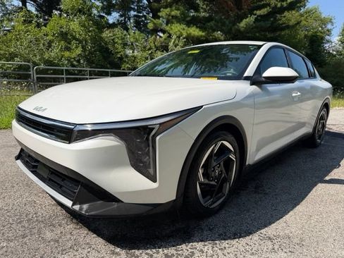Certified 2025 Kia K4 EX FWD image 1