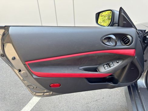 Used 2025 Nissan Z Performance w/ Floor Mat Package RWD image 37