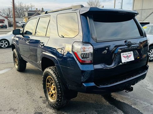 Used 2015 Toyota 4Runner SR5 image 8