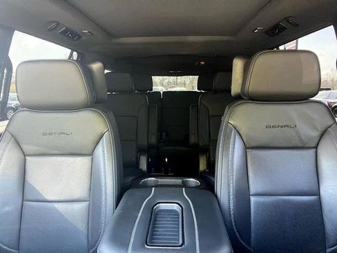 Used 2023 GMC Yukon XL Denali image 61