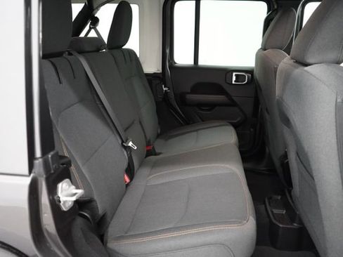 Used 2025 Jeep Wrangler Unlimited Sahara image 56