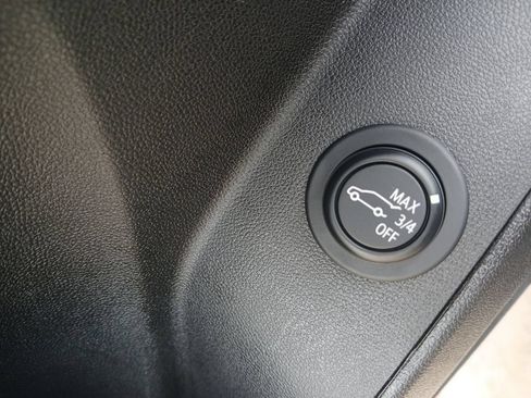 Used 2024 Chevrolet Equinox LT FWD image 30