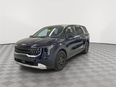 Used 2025 Kia Carnival image 5