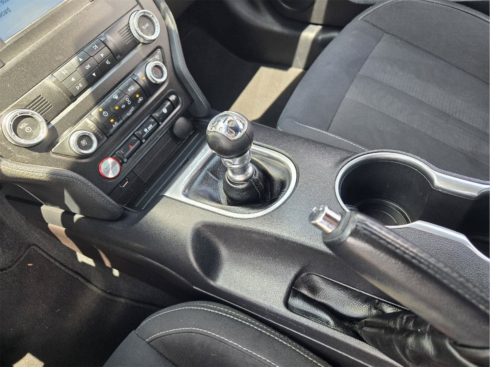 Certified 2019 Ford Mustang Coupe RWD image 18
