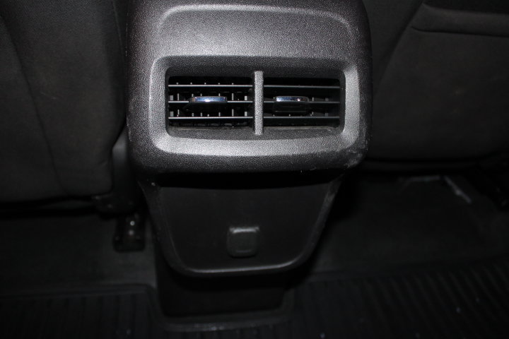 Used 2018 Chevrolet Equinox LT FWD image 21