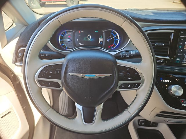 Used 2018 Chrysler Pacifica Limited w/ Advanced Safetytec Group FWD image 14