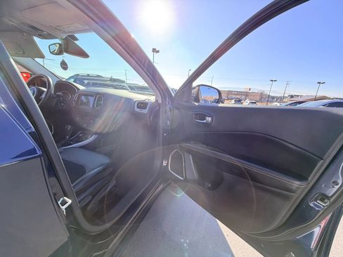 Used 2020 Jeep Compass Latitude image 30