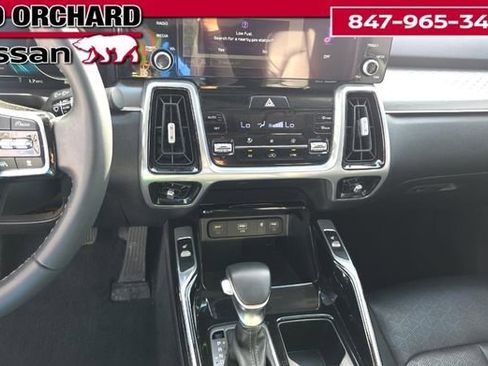 Used 2023 Kia Sorento SX image 11