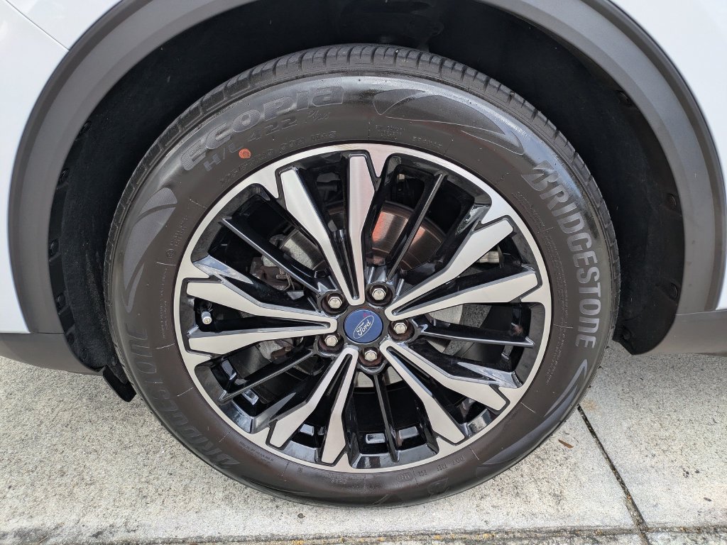 Certified 2022 Ford Escape SE w/ SE Sport Appearance Package FWD image 13