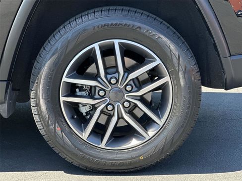 Used 2022 Jeep Grand Cherokee Limited AWD/4WD image 9