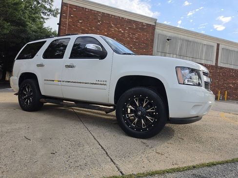 Used 2010 Chevrolet Tahoe LTZ AWD/4WD image 42