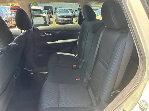 Used 2020 Nissan Rogue SV AWD/4WD image 23