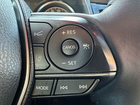 Used 2024 Toyota Camry SE image 21