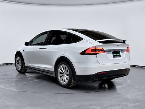 Used 2020 Tesla Model X Long Range image 2