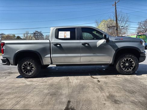 Used 2024 Chevrolet Silverado 1500 ZR2 w/ Technology Package image 9