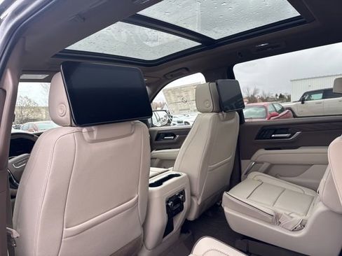 New 2026 GMC Yukon XL Denali w/ Denali Reserve Package AWD/4WD image 16