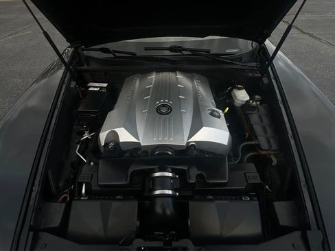 Used 2005 Cadillac XLR RWD image 9
