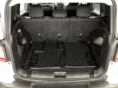 Used 2023 Jeep Renegade Trailhawk image 24