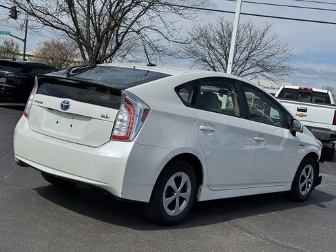 Used 2015 Toyota Prius Three image 16