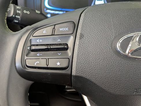 Used 2025 Hyundai Venue SEL FWD image 20