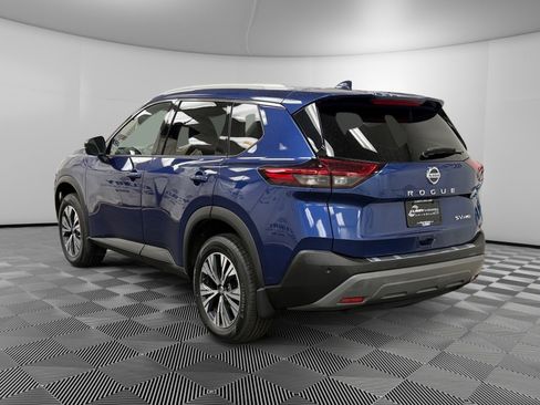 Used 2021 Nissan Rogue SV w/ Premium Package image 3