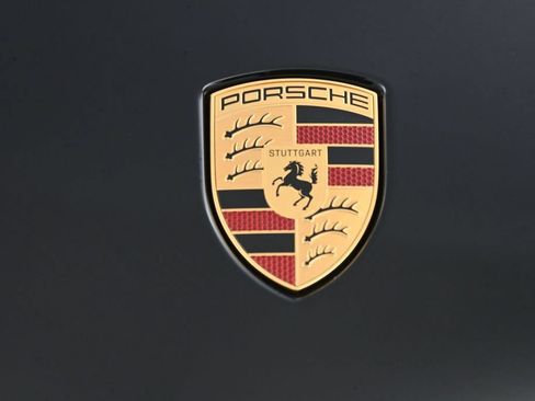 Certified 2025 Porsche Cayenne AWD/4WD image 29