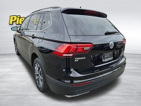Used 2019 Volkswagen Tiguan SE w/ Panoramic Sunroof Package AWD/4WD image 3