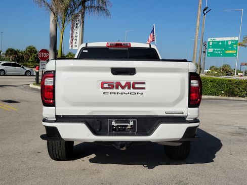 Used 2025 GMC Canyon Elevation w/ Convenience Package AWD/4WD image 6