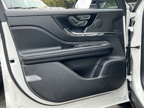 New 2026 Lincoln Corsair Premiere image 15