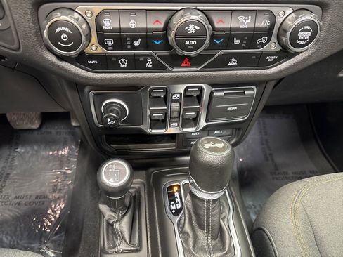 Used 2024 Jeep Wrangler Sport S image 26
