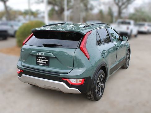 Certified 2024 Kia Niro EX image 7