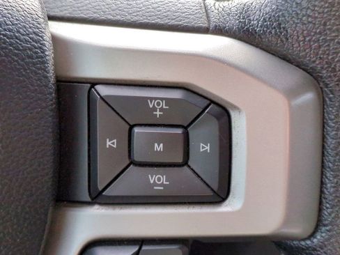 Used 2015 Ford F150 Lariat image 27