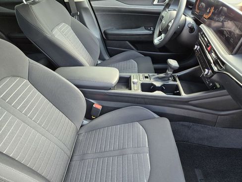 New 2025 Kia K5 LXS image 11