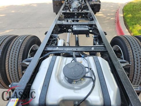New 2025 Chevrolet Low Cab Forward RWD image 33