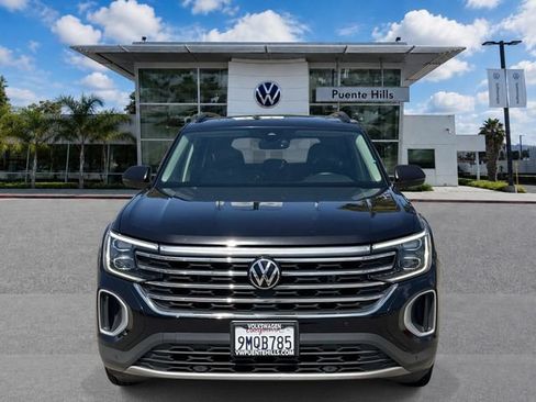 Certified 2024 Volkswagen Atlas SE w/ Panoramic Sunroof Package FWD image 2