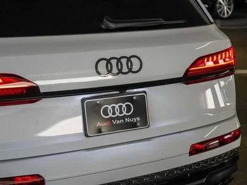New 2025 Audi SQ7 Premium Plus image 12
