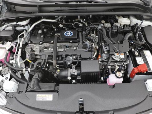 Used 2024 Toyota Corolla SE w/ SE Package image 20