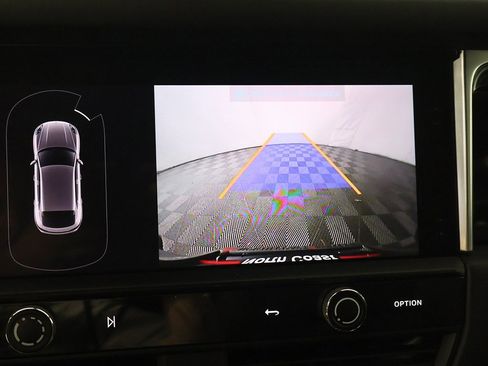 Used 2022 Porsche Macan image 44