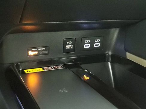 Used 2025 Toyota Camry XSE w/ Premium Plus Package image 29