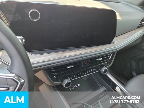 Used 2025 Chevrolet Tahoe LT AWD/4WD image 7