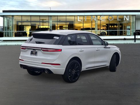 New 2025 Lincoln Corsair Reserve w/ Jet Appearance Package image 5