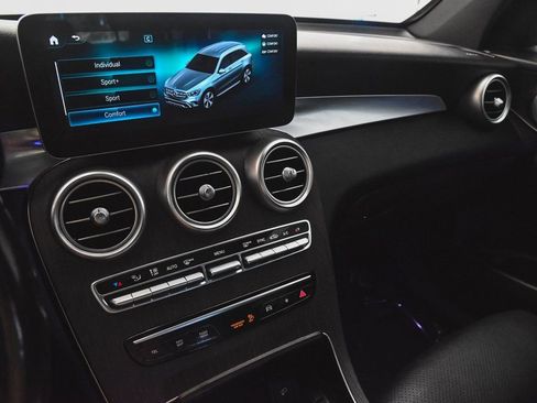 Used 2020 Mercedes-Benz GLC 300 4MATIC image 25