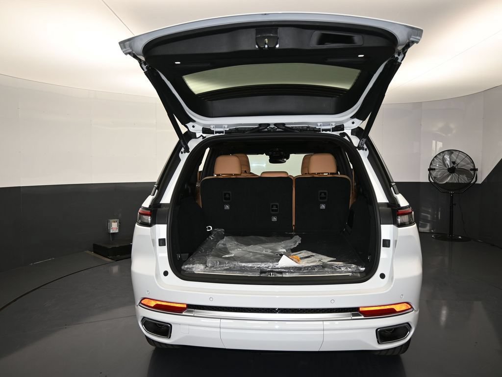 New 2025 Jeep Grand Cherokee Summit AWD/4WD image 40