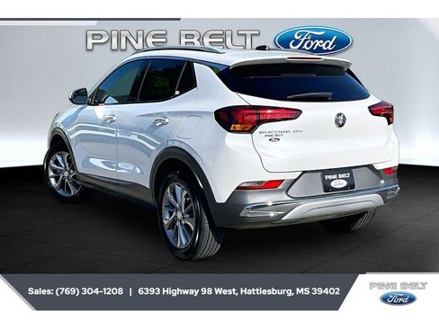 Used 2023 Buick Encore GX Essence w/ Experience Buick Package FWD image 2