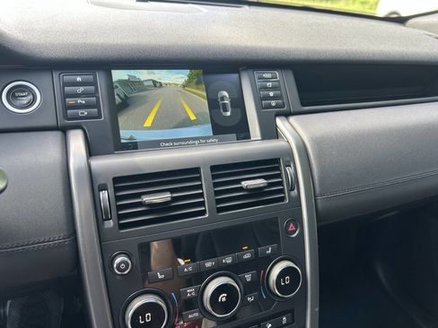 Used 2019 Land Rover Discovery Sport HSE AWD/4WD image 19