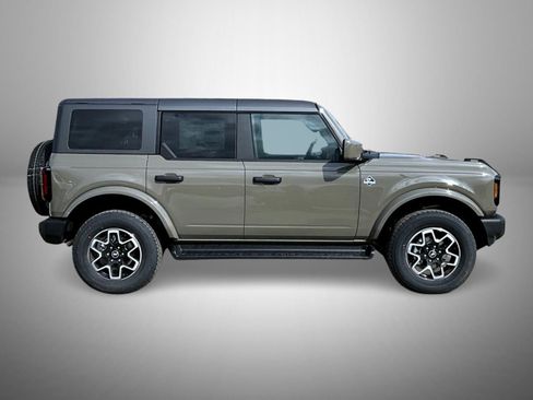 New 2026 Ford Bronco Outer Banks image 4