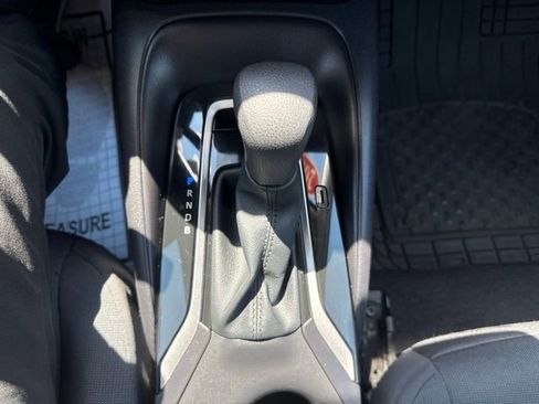 Used 2025 Toyota Corolla LE FWD image 17