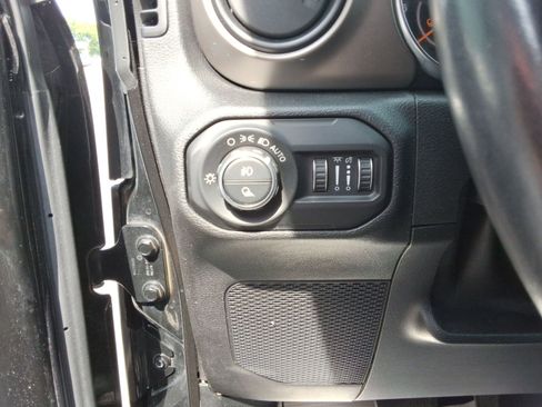 Used 2021 Jeep Gladiator Sport image 21