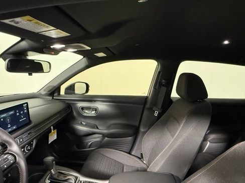 Used 2026 Honda HR-V Sport image 34